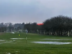 bild med snö hål 9